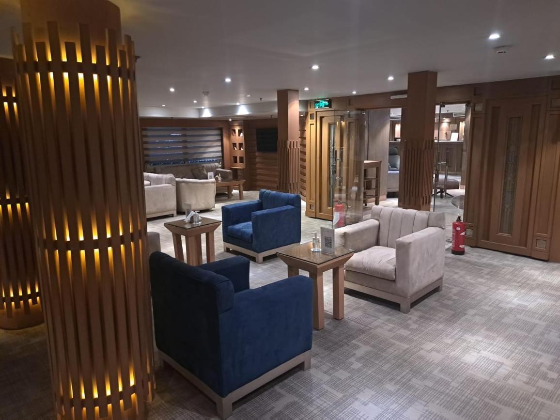 Five Star Nile Cruise From Aswan To Luxor Hotel Eksteriør billede