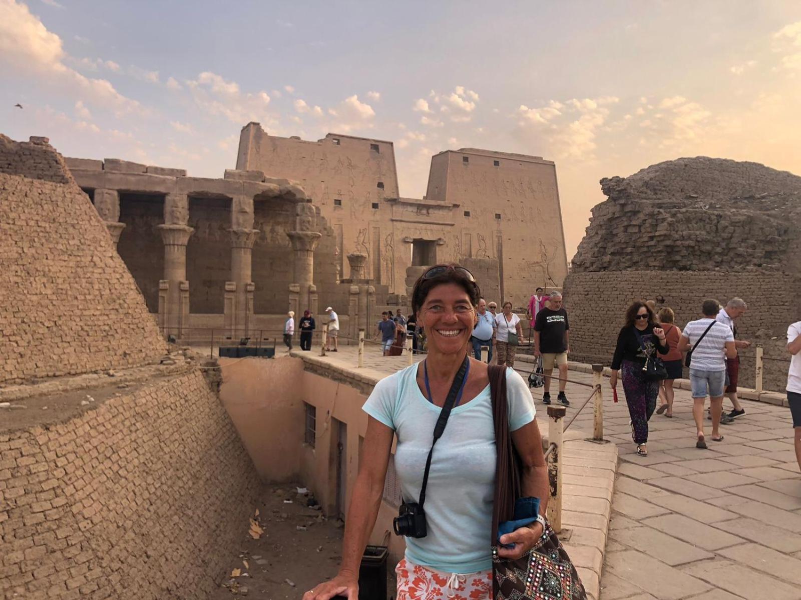 Five Star Nile Cruise From Aswan To Luxor Hotel Eksteriør billede