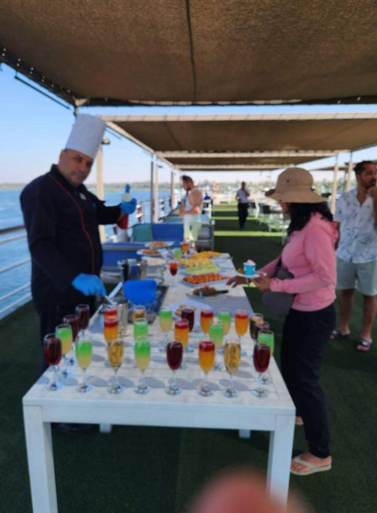 Five Star Nile Cruise From Aswan To Luxor Hotel Eksteriør billede